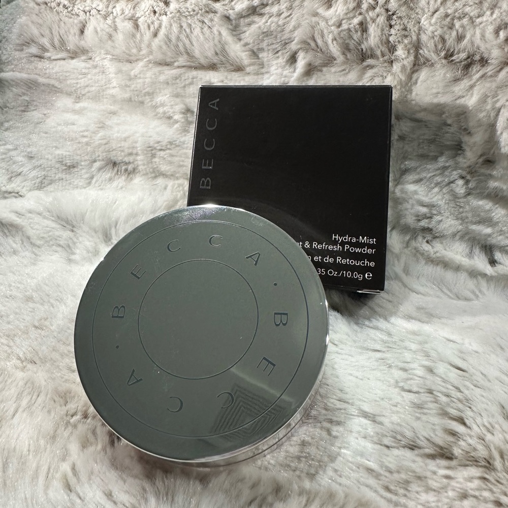 Becca Set and Refresh Powder - Picture 5 of 5